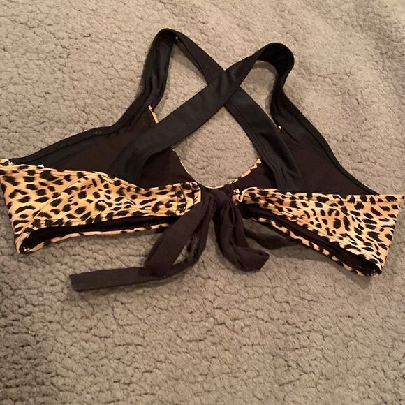Beach Joy Leopard Print Bikini Top Size Large Cross Front Straps - Picture 5 of 8